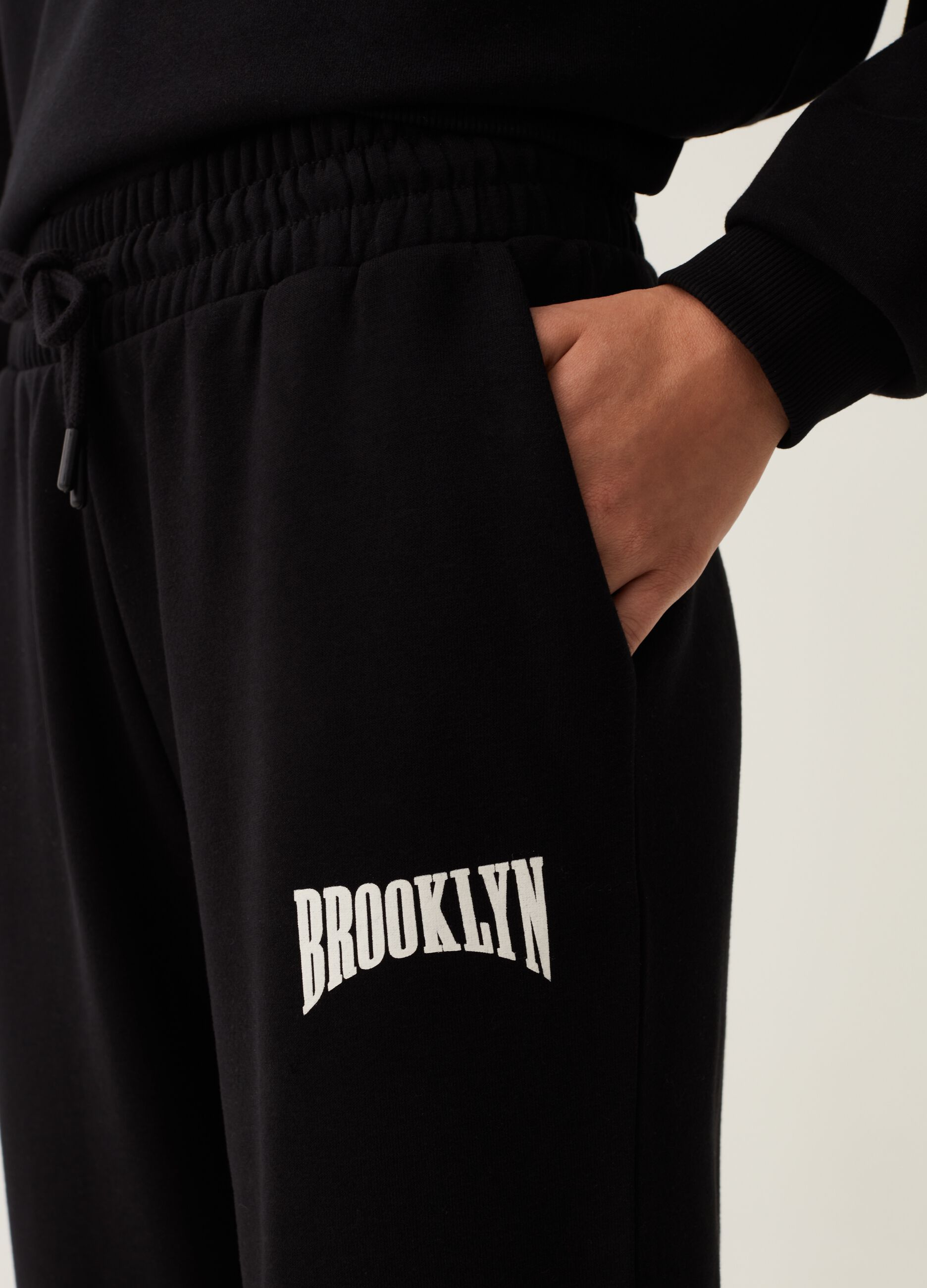 Joggers in felpa con stampa lettering_3
