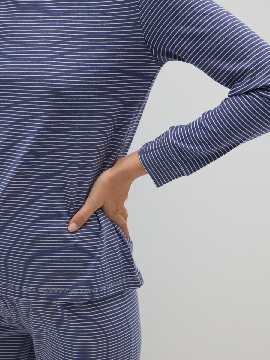 Maglia pigiama blu a righe in cotone_3