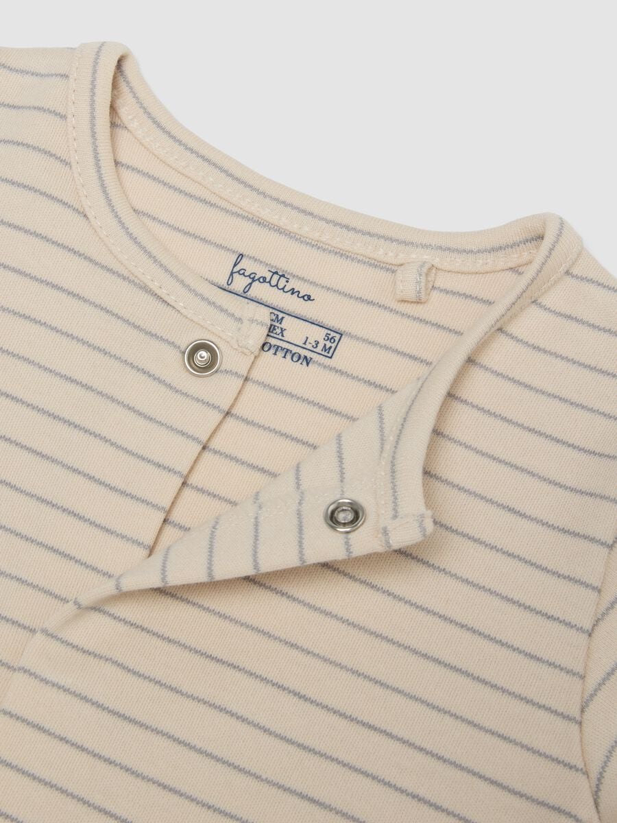 Bipack di tutine in beige e bianco con piedini in cotone organico per neonati e bimbi_3