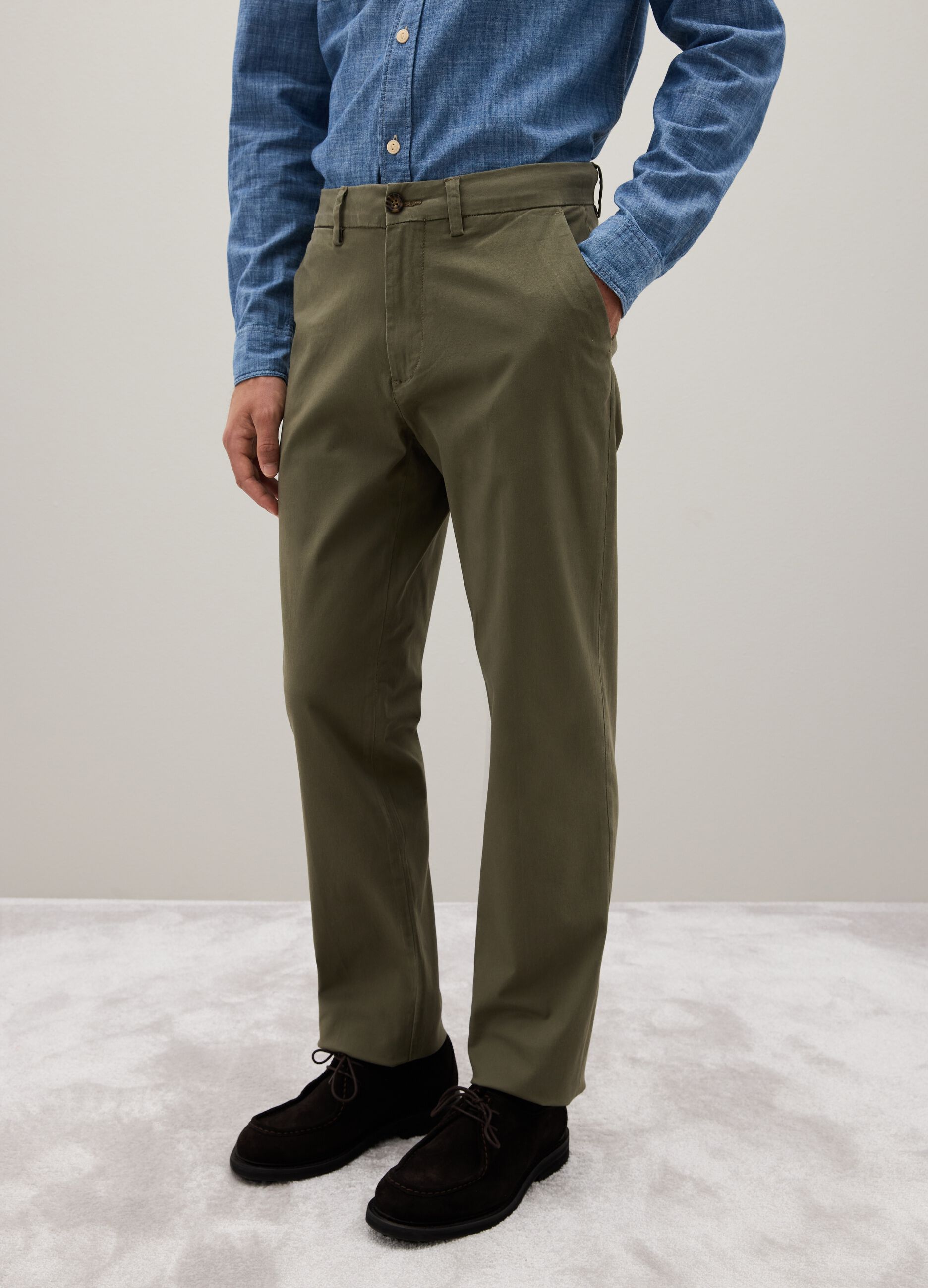 Green stretchy cotton trousers in regular fit
