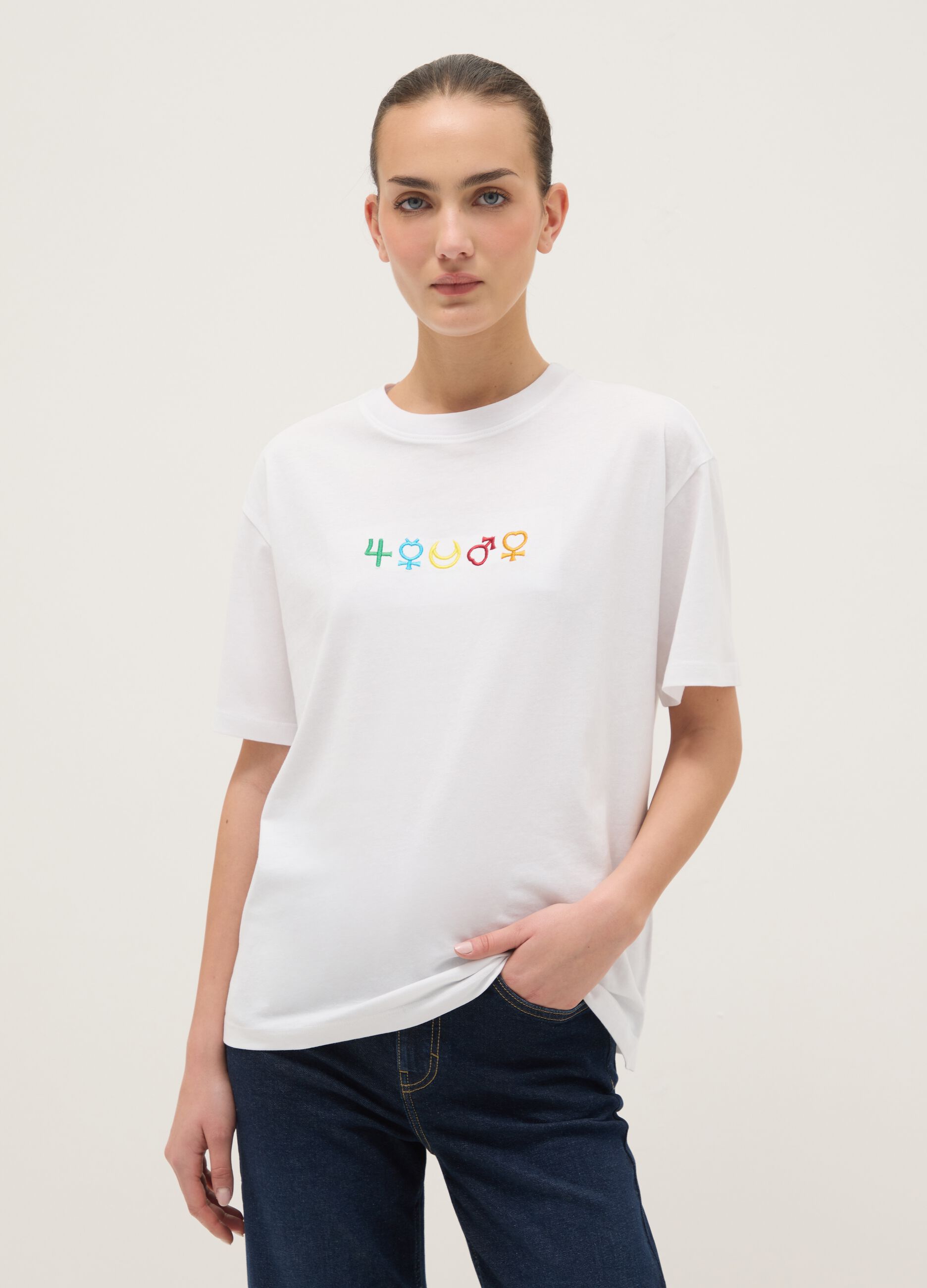 White pure cotton regular fit t-shirt with Sailor Moon embroidery