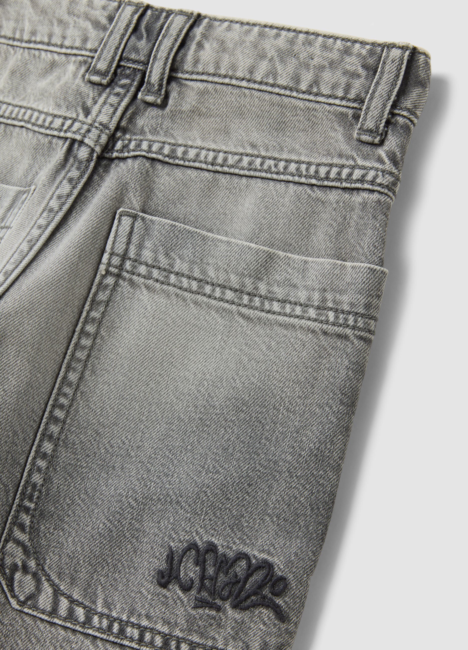 Jeans denim grigi skater in misto cotone e lyocell per bambino