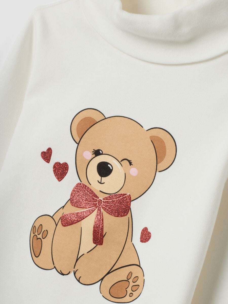 T-shirt bianca in puro cotone dolcevita con stampa orsetto_2