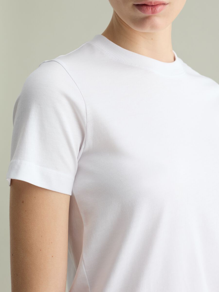 Cotton T-shirt with round neck_2