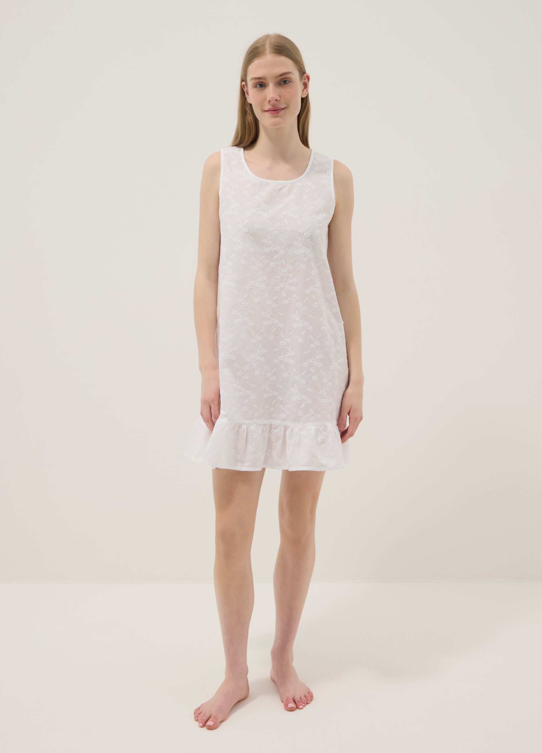 White sleeveless pure cotton nightdress with floral embroidery