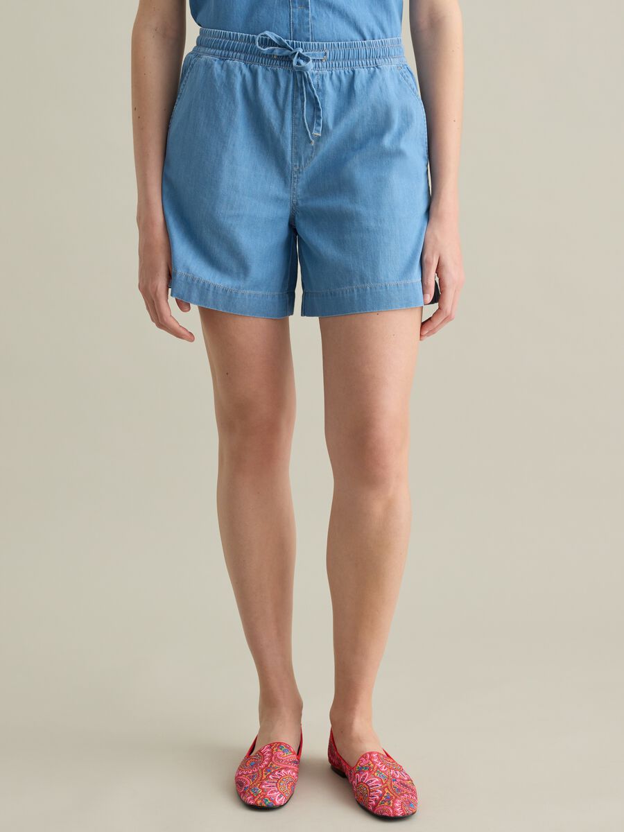 Fluid shorts in denim with drawstring_1