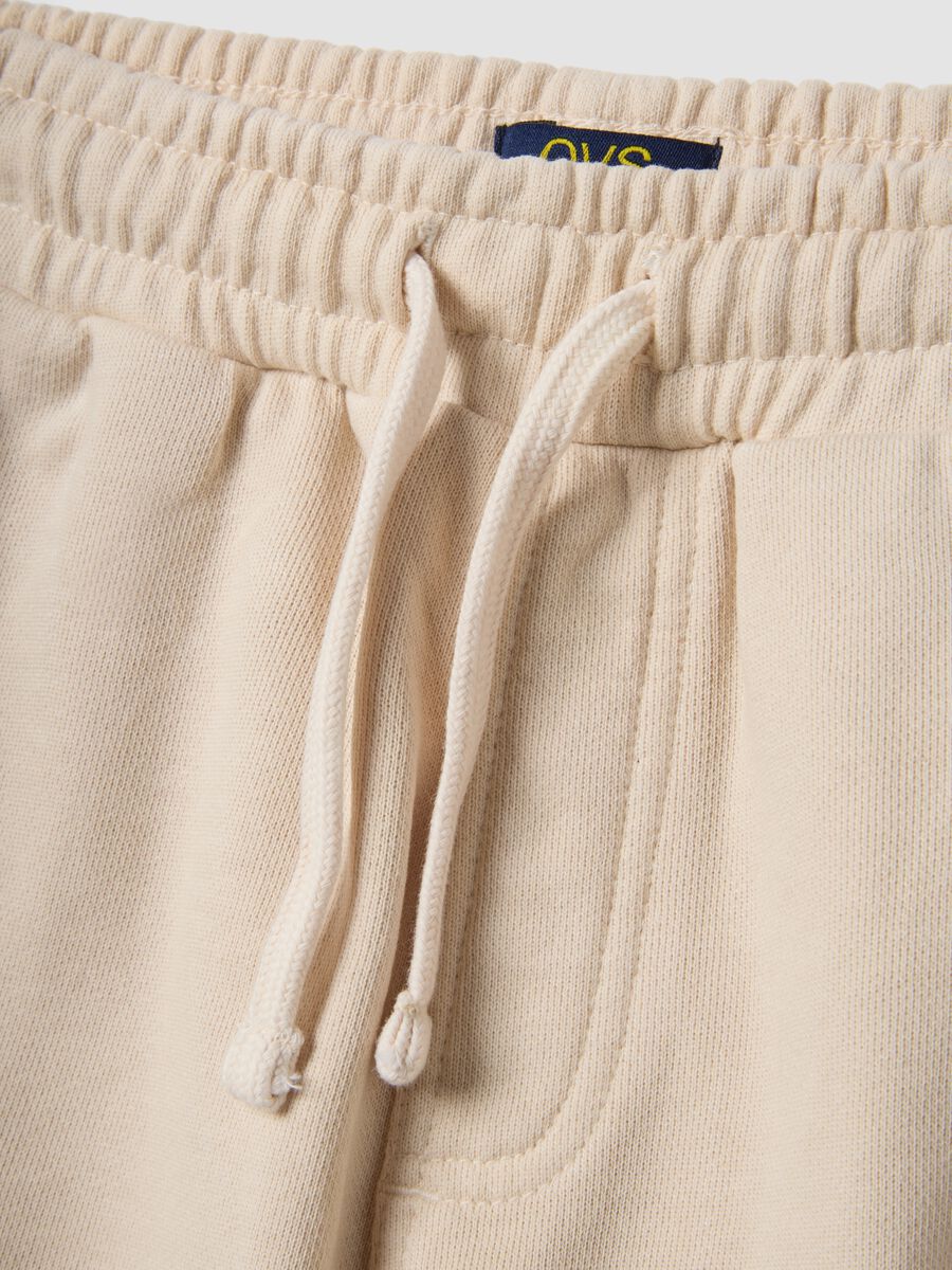 Beige pure cotton cargo shorts for boys, comfort fit_2