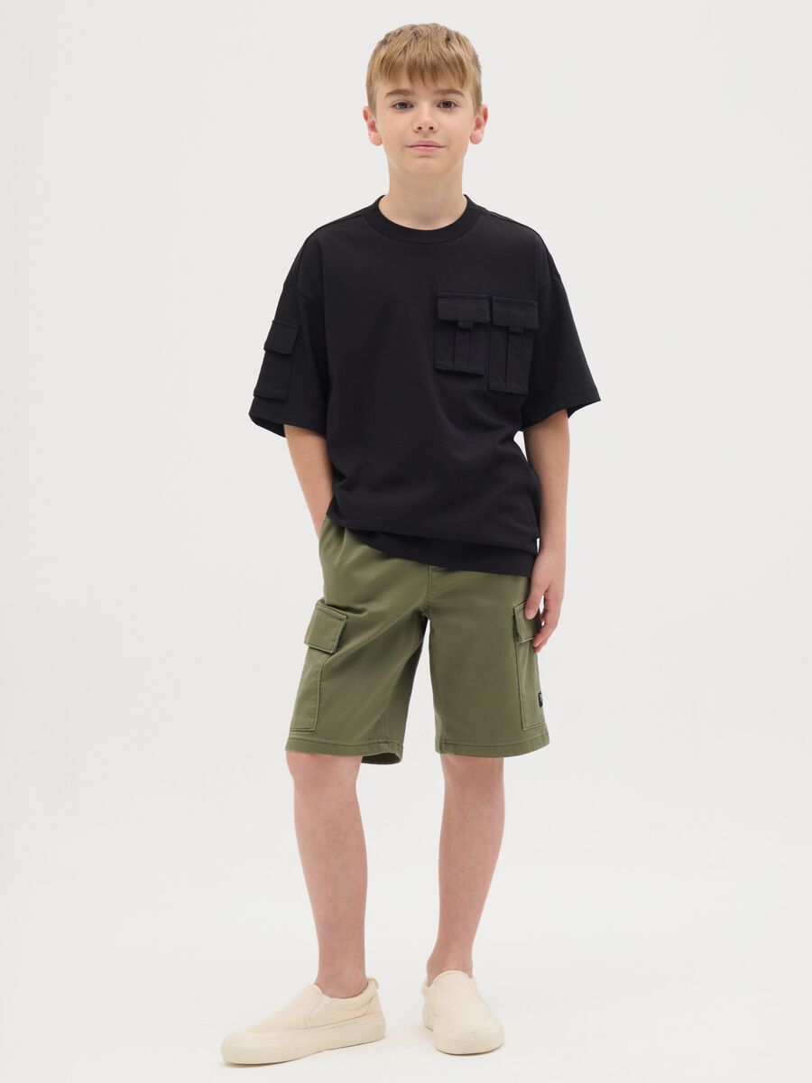 Bermuda da ragazzo in misto cotone verde regular fit_1