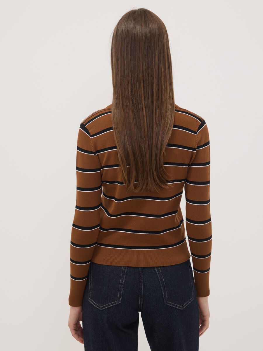 Brown viscose-blend polo-collar jumper, regular fit_3