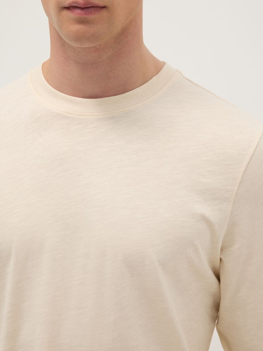 Beige long-sleeved T-shirt in pure cotton regular fit_3