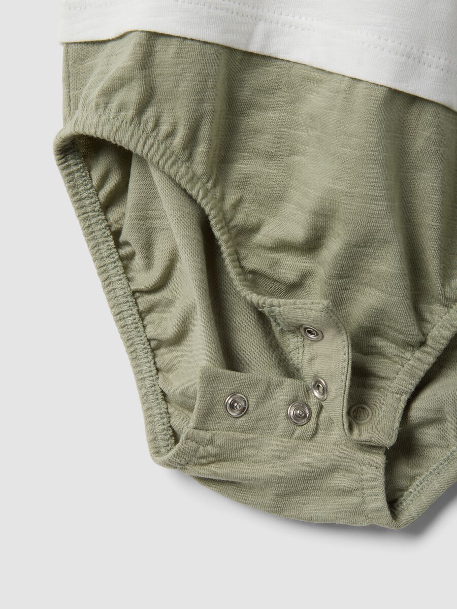 White and green organic cotton baby bodysuit_2