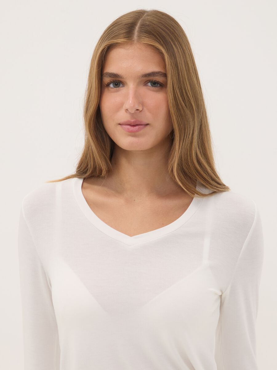 T-shirt bianca in modal elasticizzato con girocollo regular fit_0