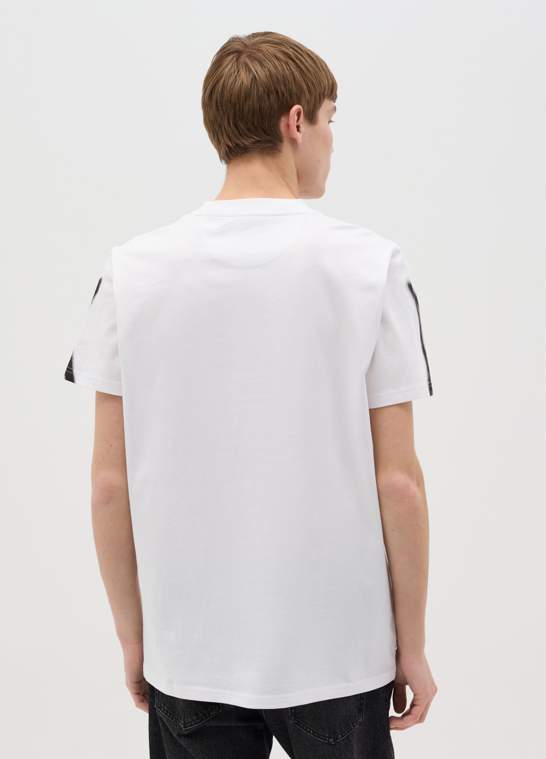 White and black T-shirt with flames print