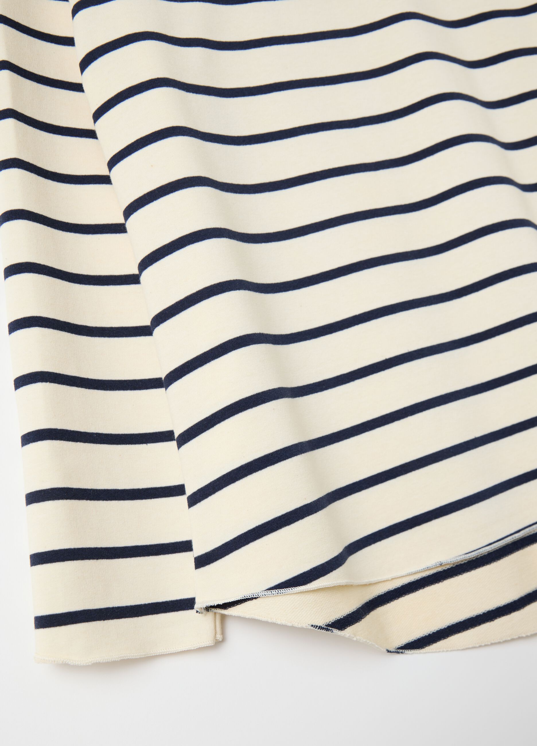 T-shirt bianca e blu in cotone a righe 
