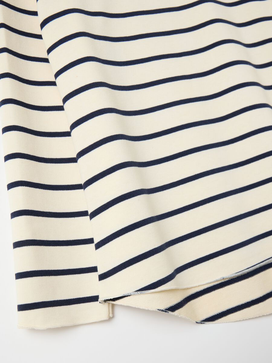 White and blue T-shirt in striped cotton_5