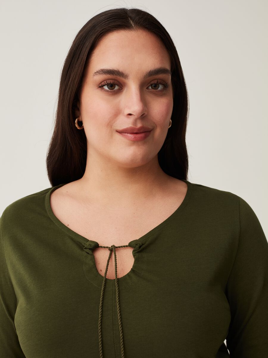 T-shirt a maniche lunghe con laccetto Curvy_1