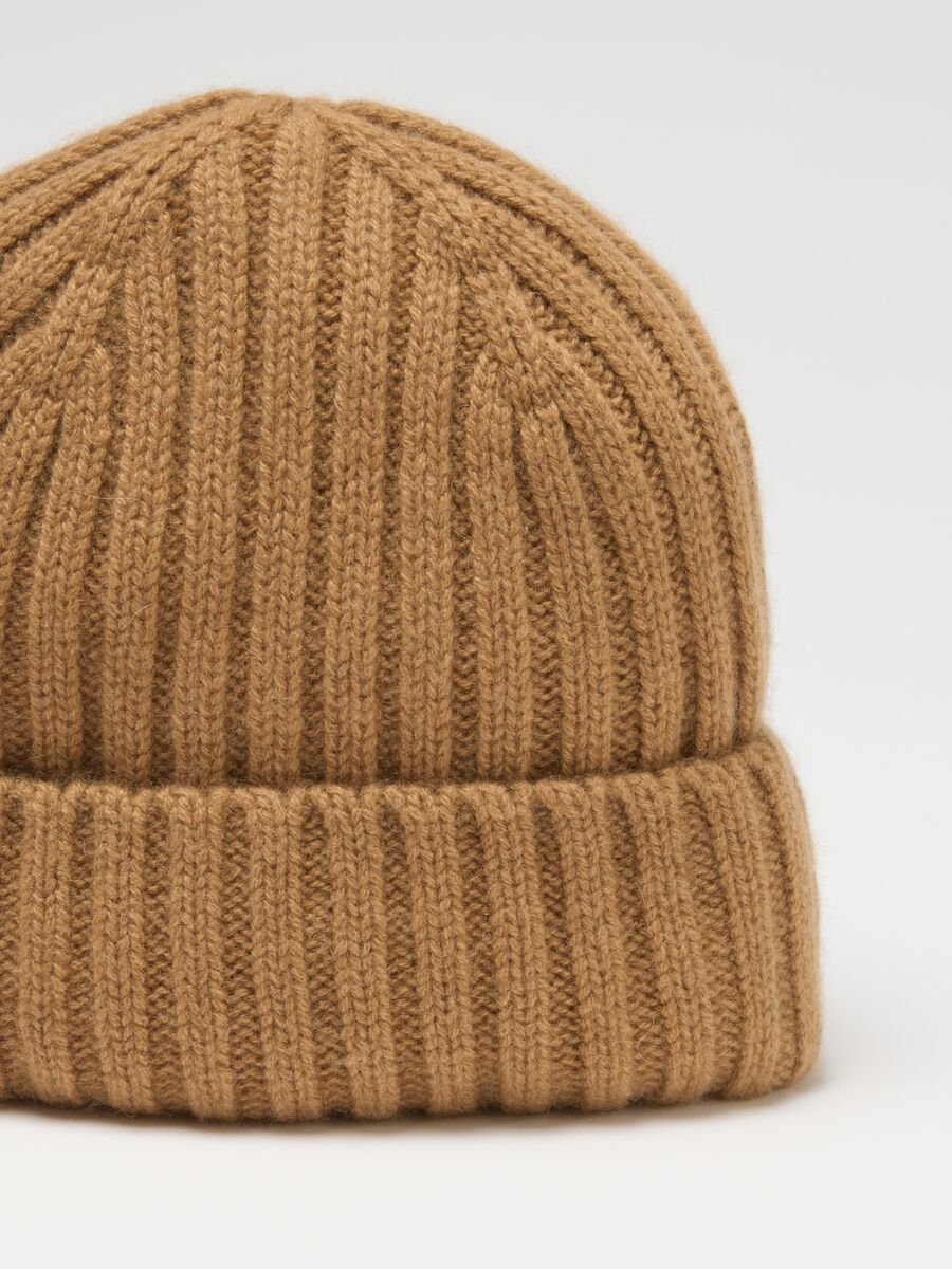 Cappello marrone in puro cashmere_3