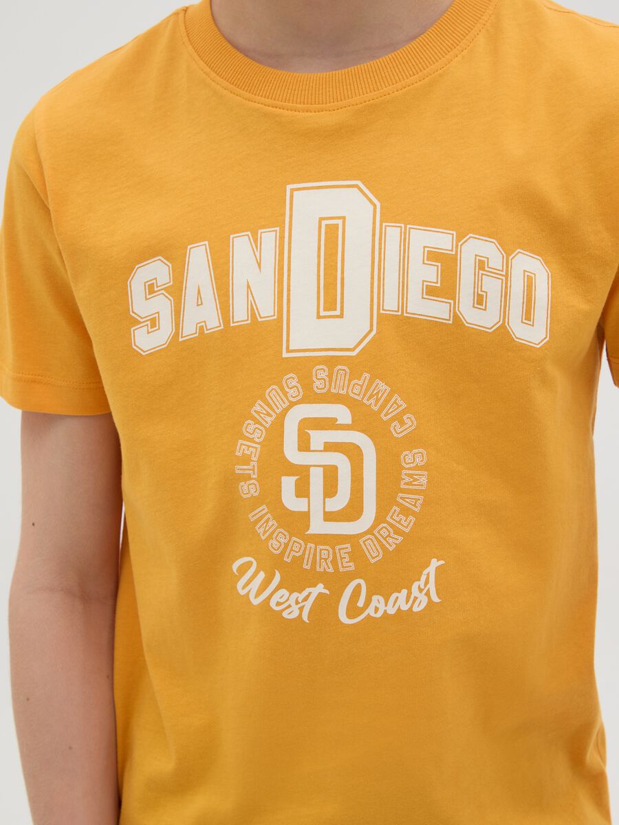 Orange organic cotton T-shirt with lettering print_1