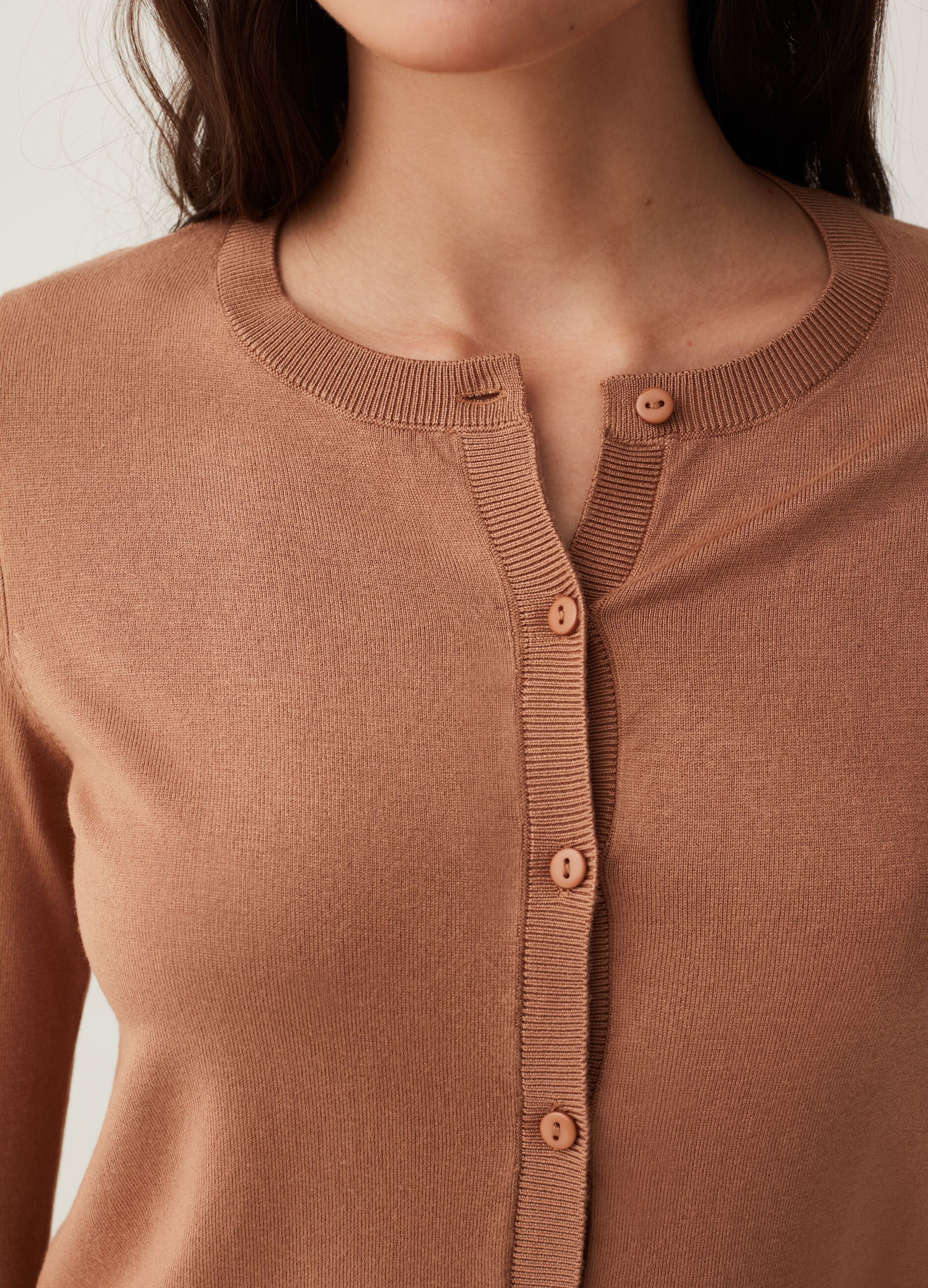 Cardigan girocollo tinta unita_3
