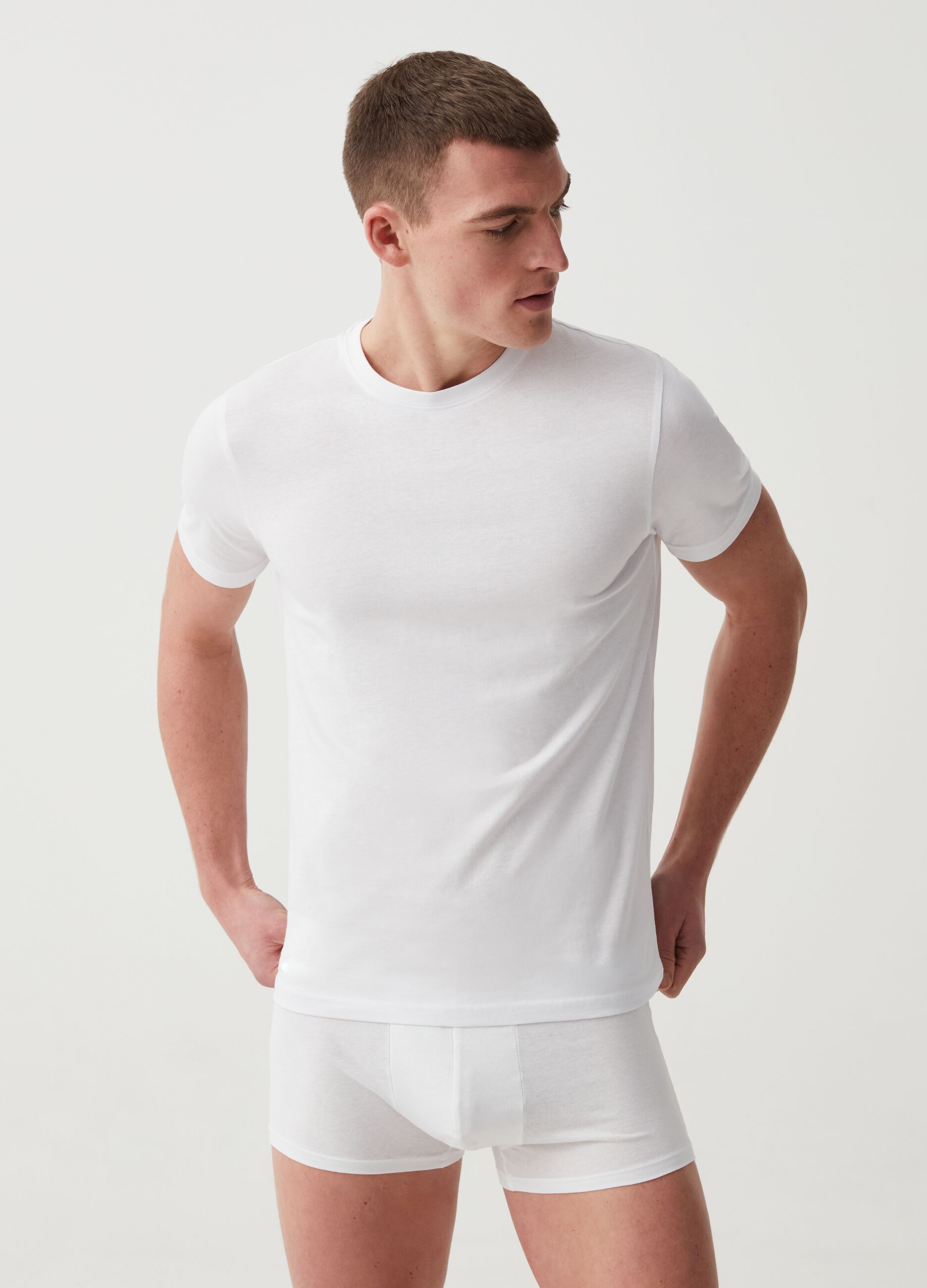 Three-pack undershirts with round neck