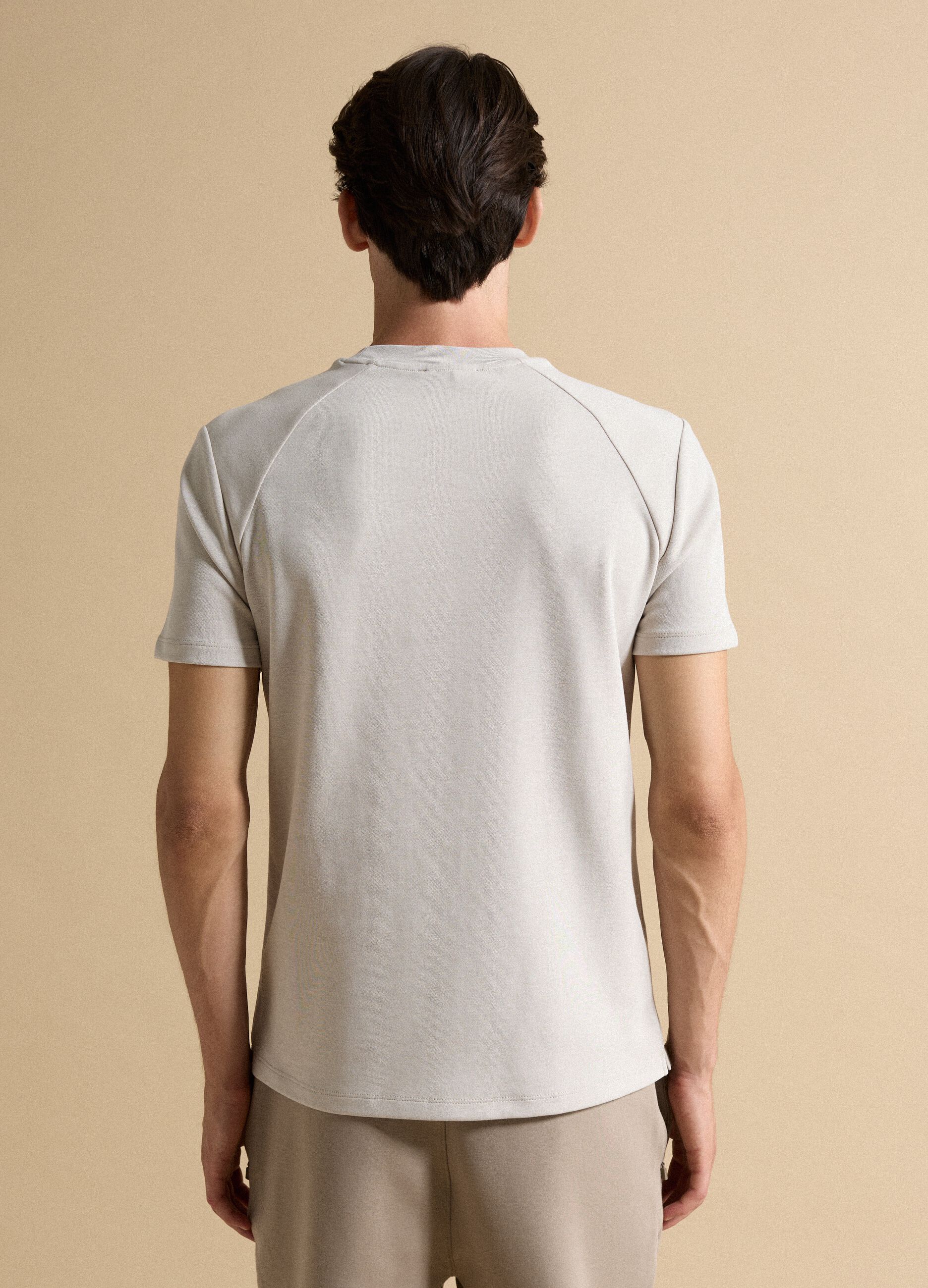 T-shirt grigia in misto cotone traspirante e ad asciugatura rapida
