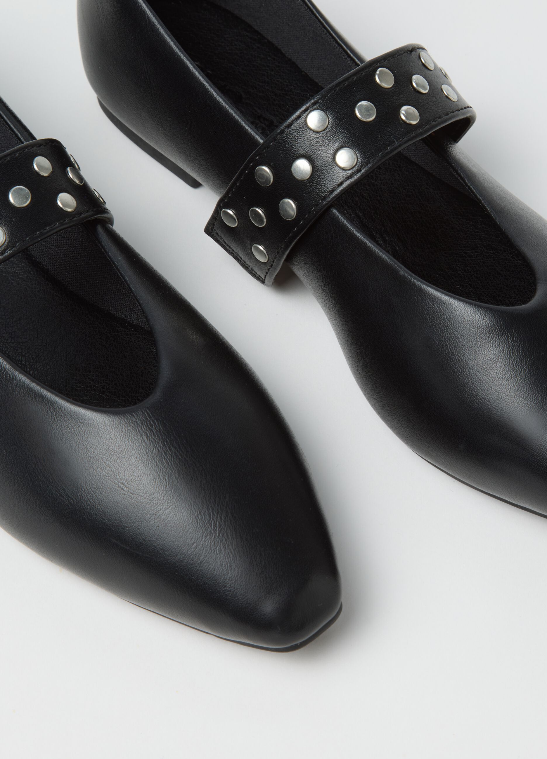 Black ballerinas with studded strap