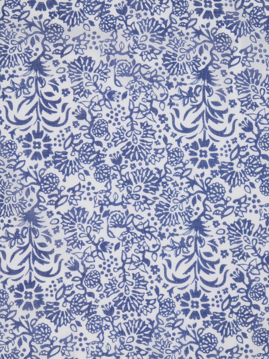 Blue cotton sarong with floral print_5