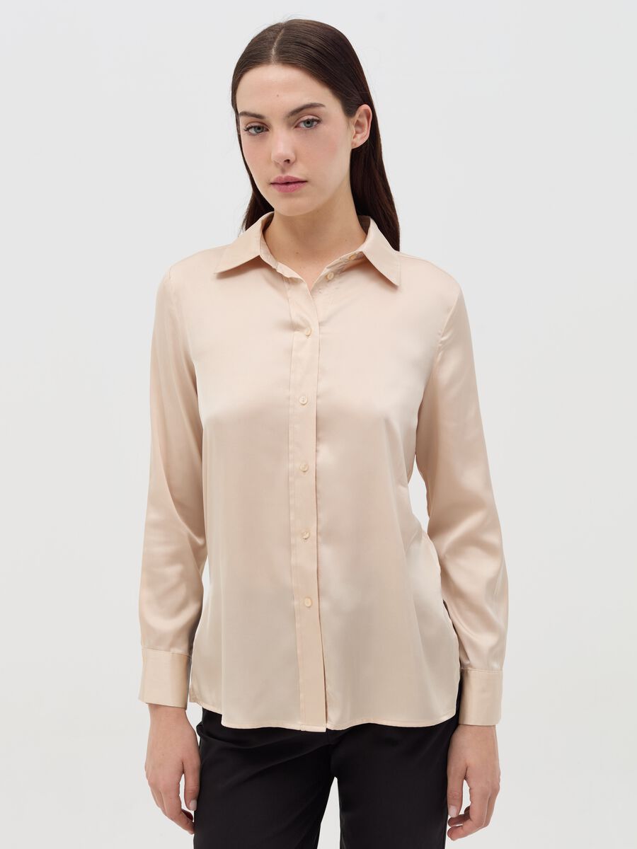 Satin shirt with side splits_0
