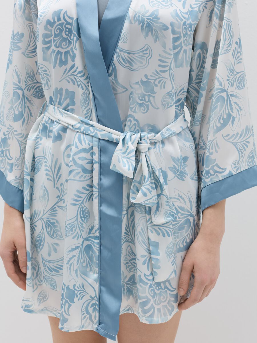 Patterned dressing gown in satin_2