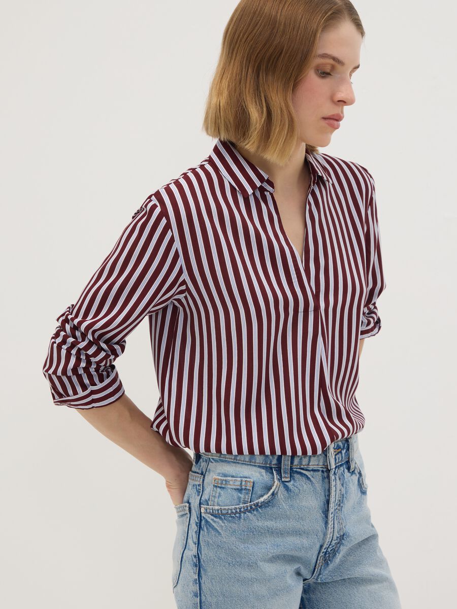 Camicia rossa a righe in pura viscosa con colletto classico regular fit_0