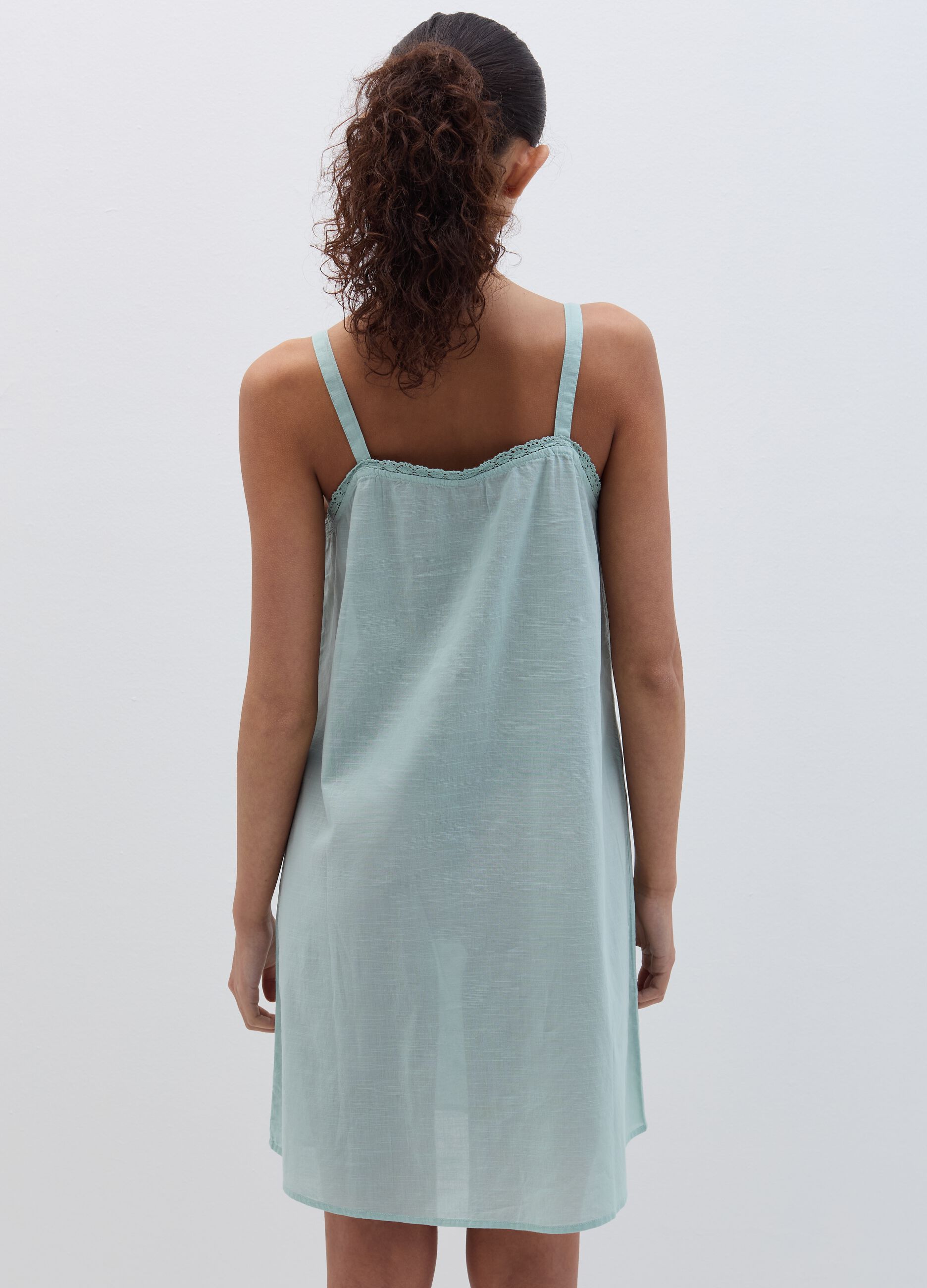 Cotton nightdress with embroidery