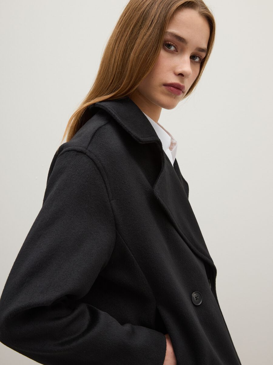Cappotto con doppiopetto nero con bottoni_1
