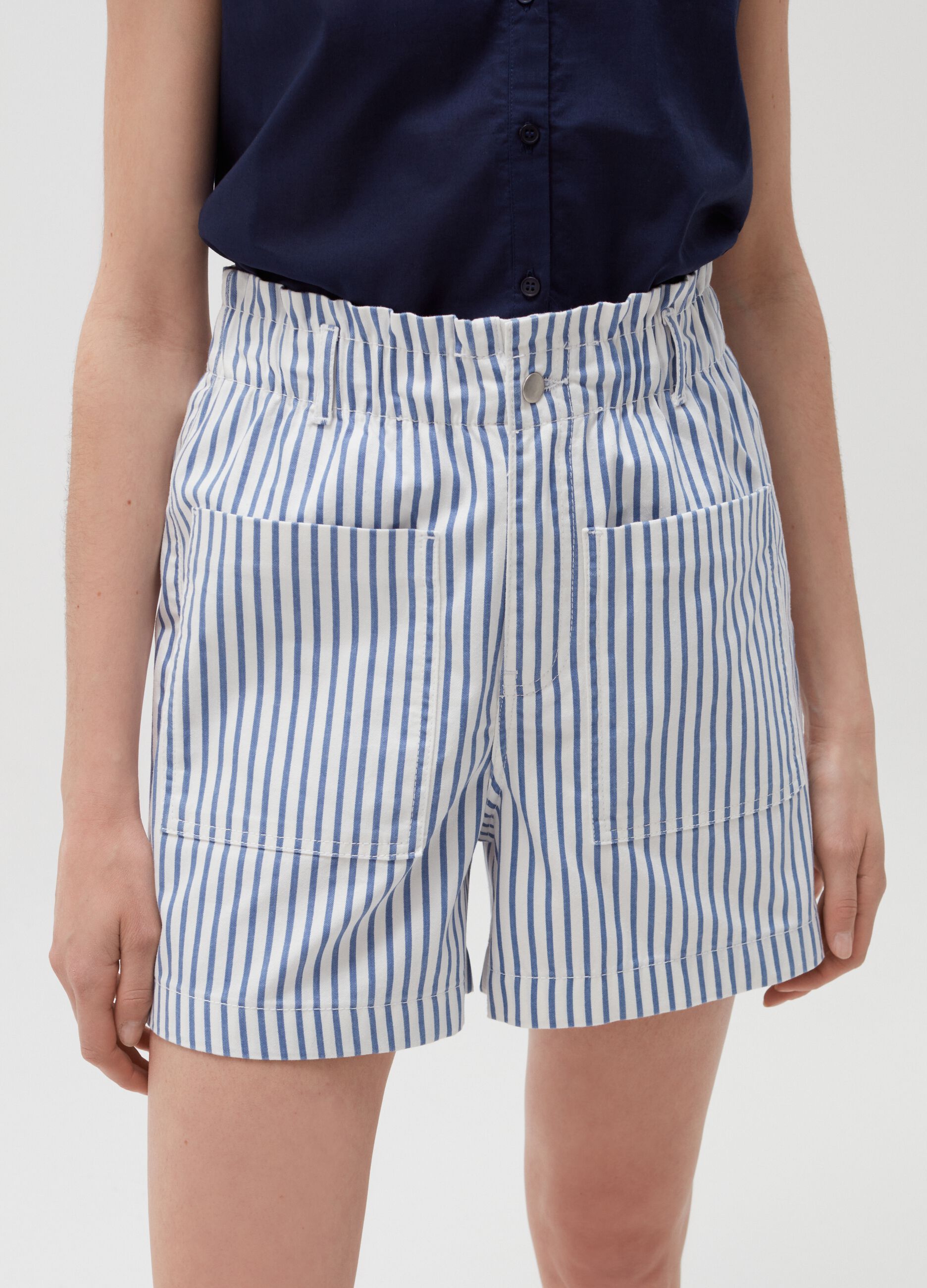 Cotton shorts with high waist