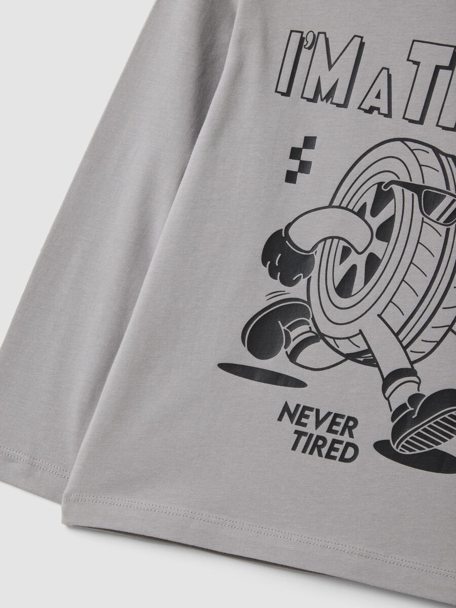 Grey oversized T-shirt in pure organic cotton with racing print for boys_3
