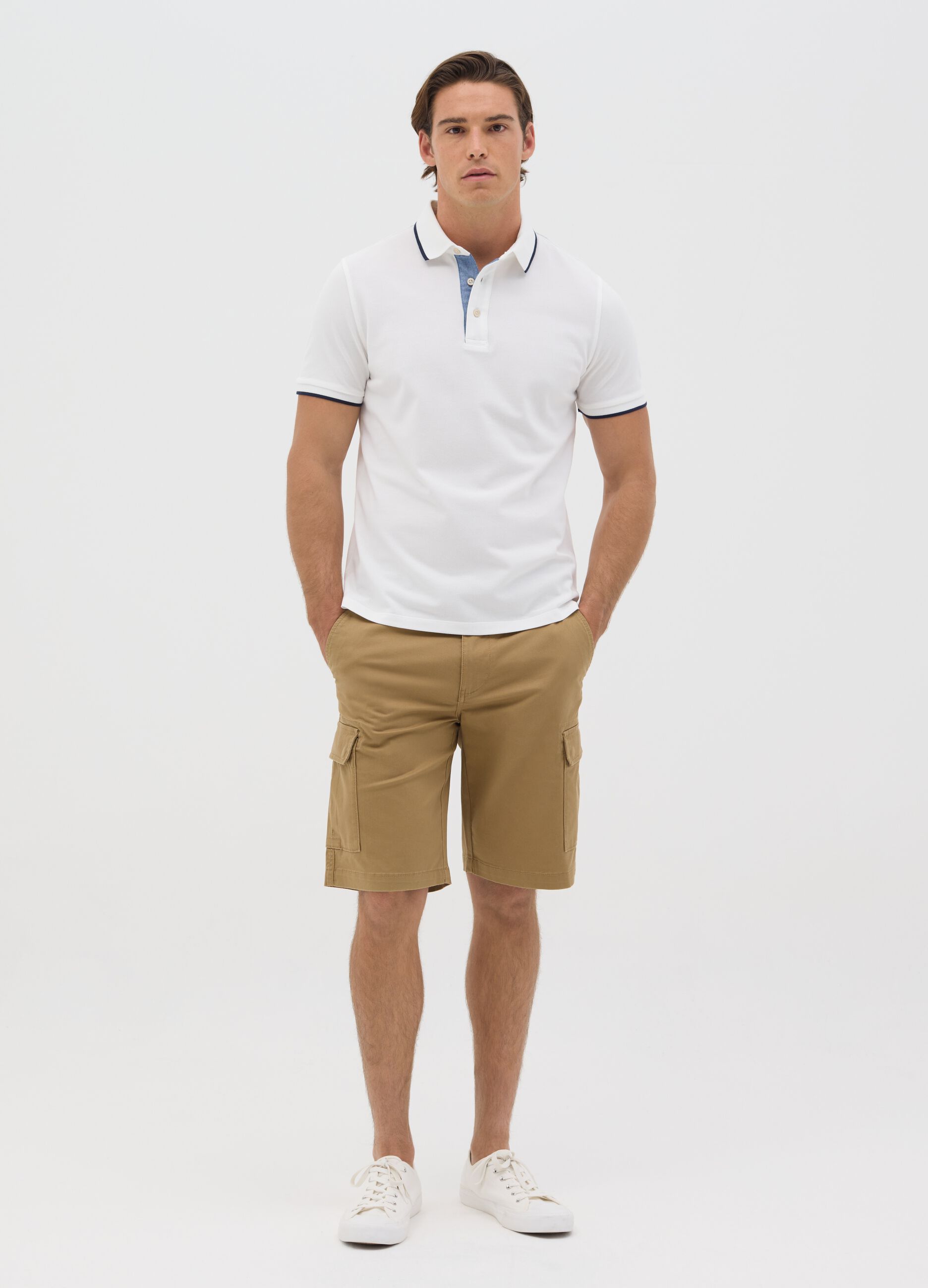 White polo shirt with short sleeves in cotton