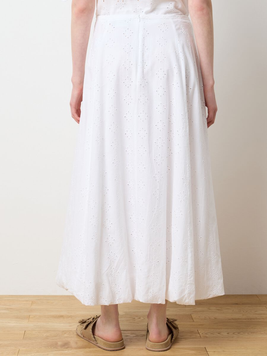 Women's long white cotton skirt with regular fit and perforated design_3