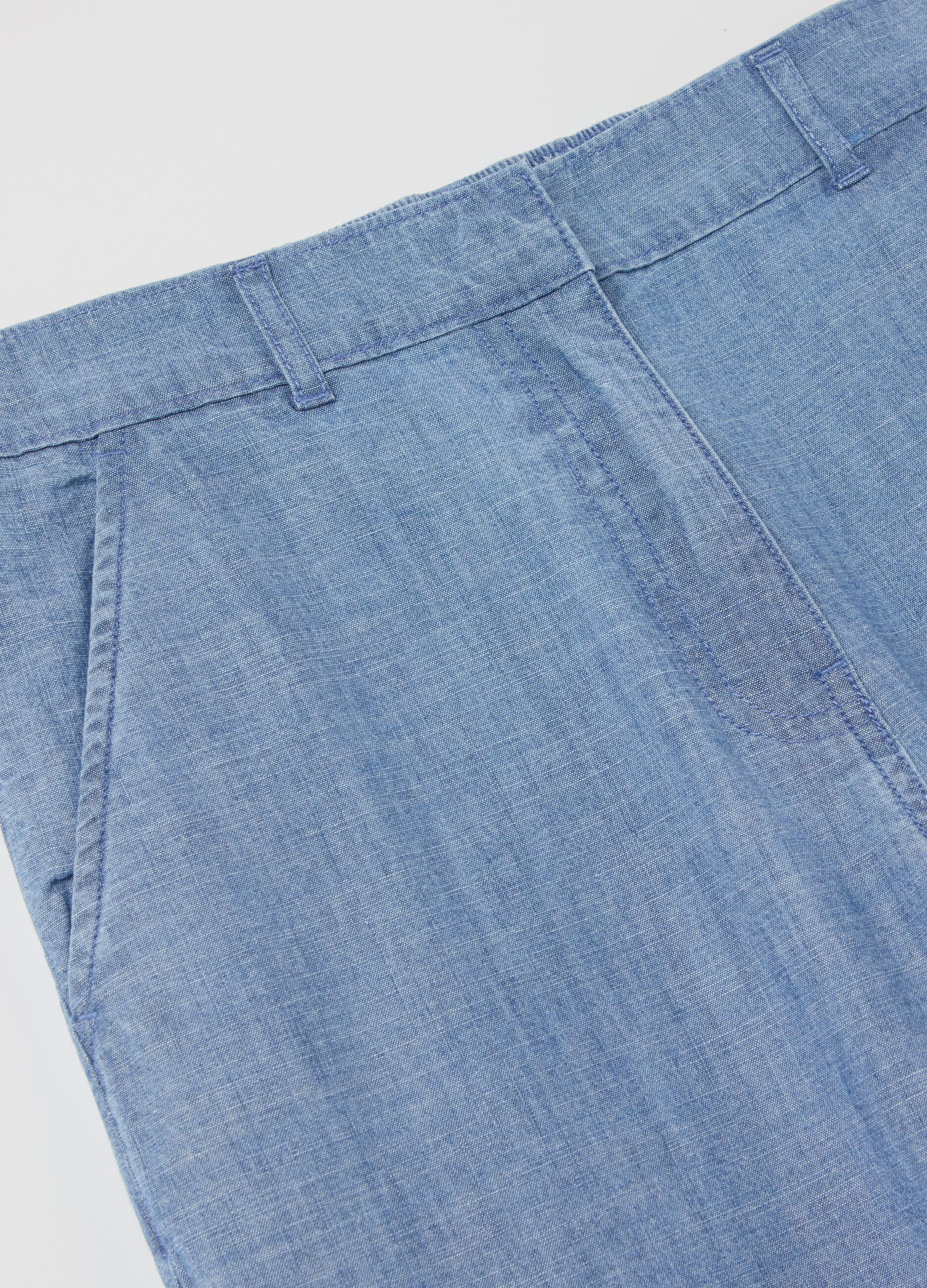 Wide-leg relaxed-fit jeans