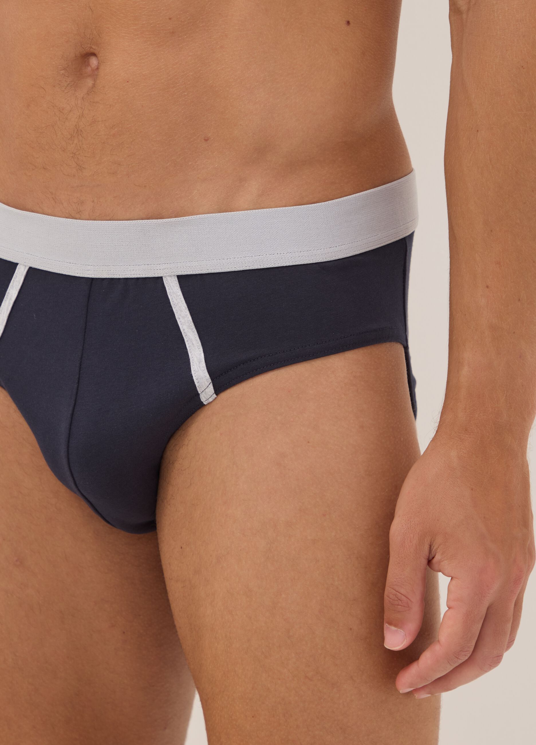 3-pack of multicolour men&rsquo;s briefs in organic stretch cotton
