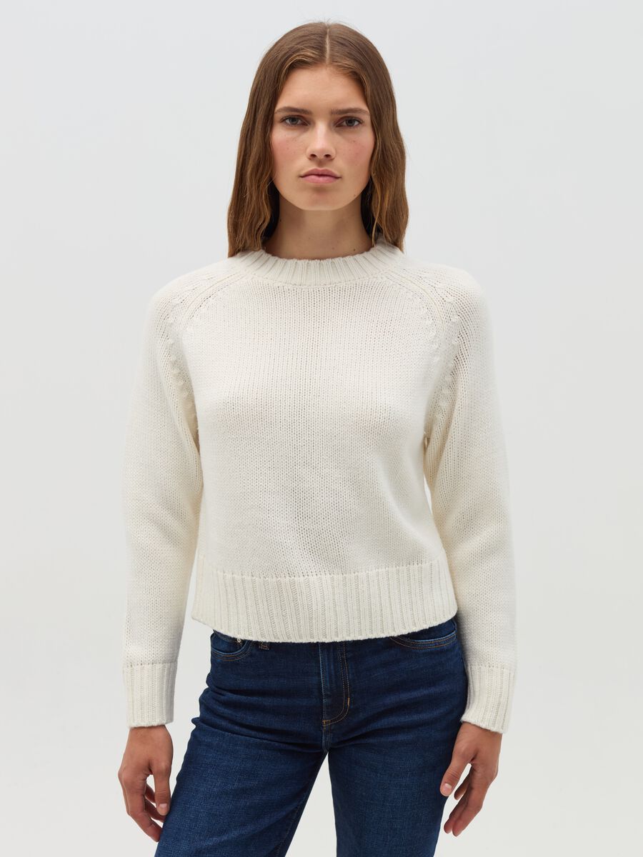 Pullover with raglan sleeves_0