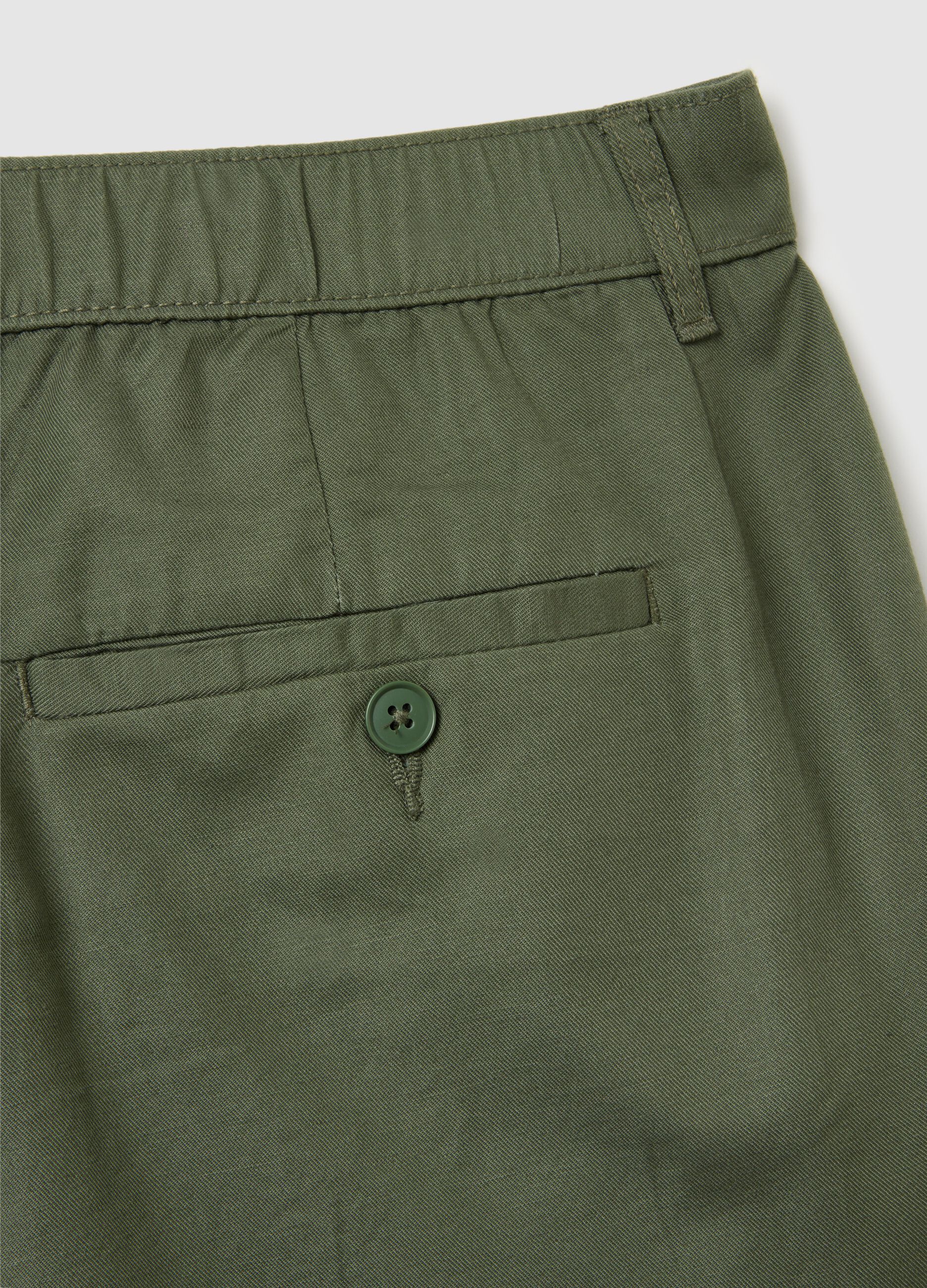 Men's green cotton relaxed fit shorts