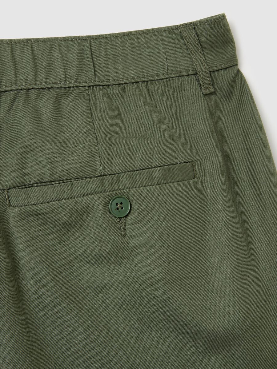 Men's green cotton relaxed fit shorts_1