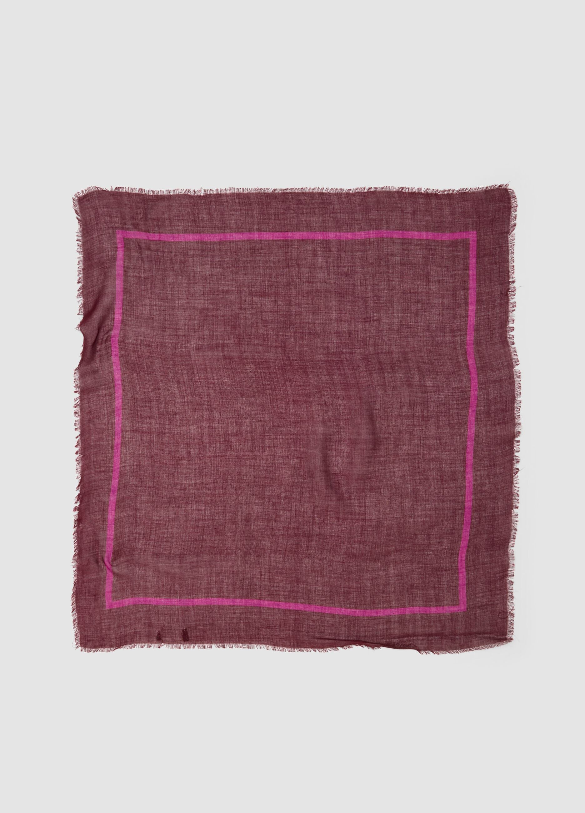 Purple viscose and wool-blend scarf with fringed edges