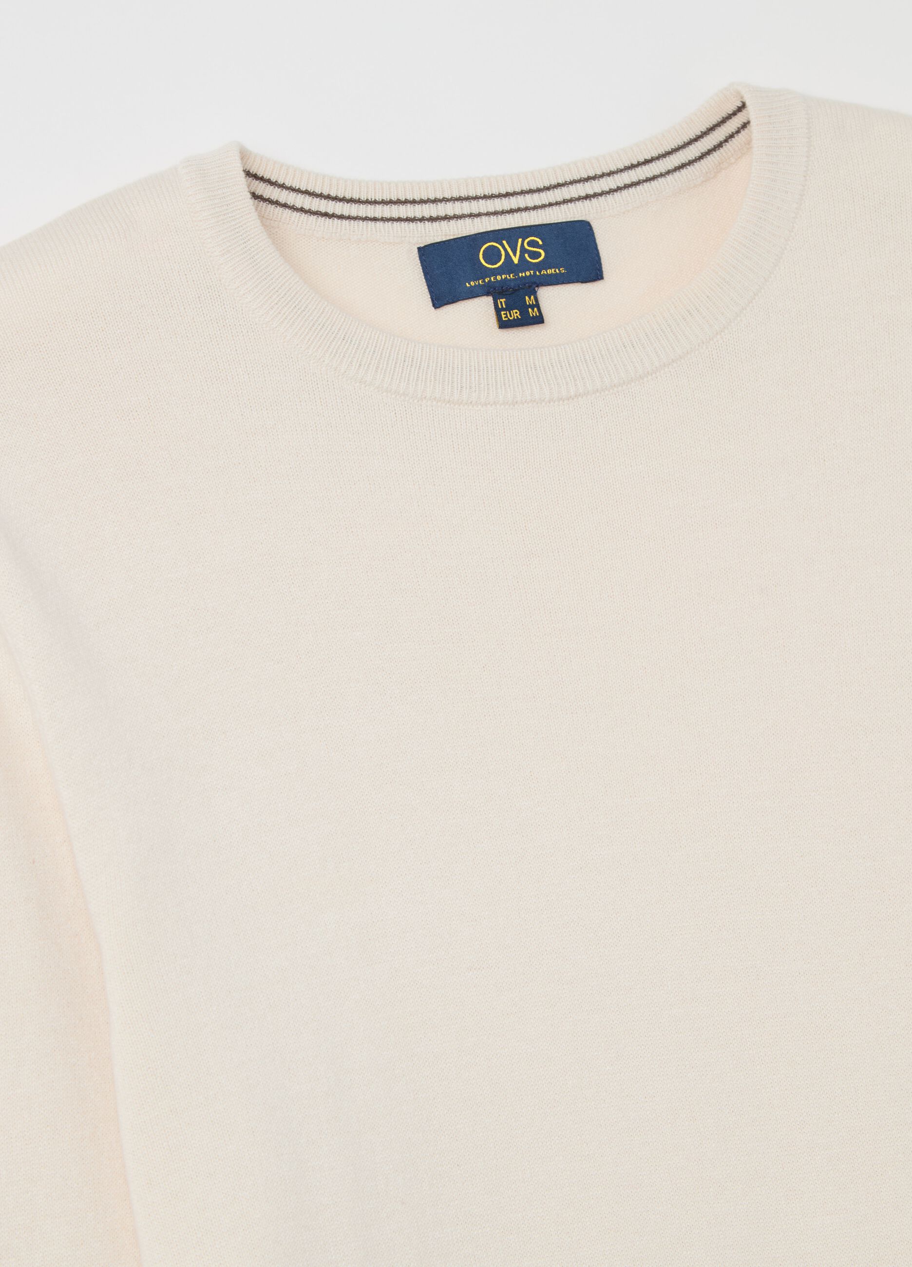 Round neck pullover
