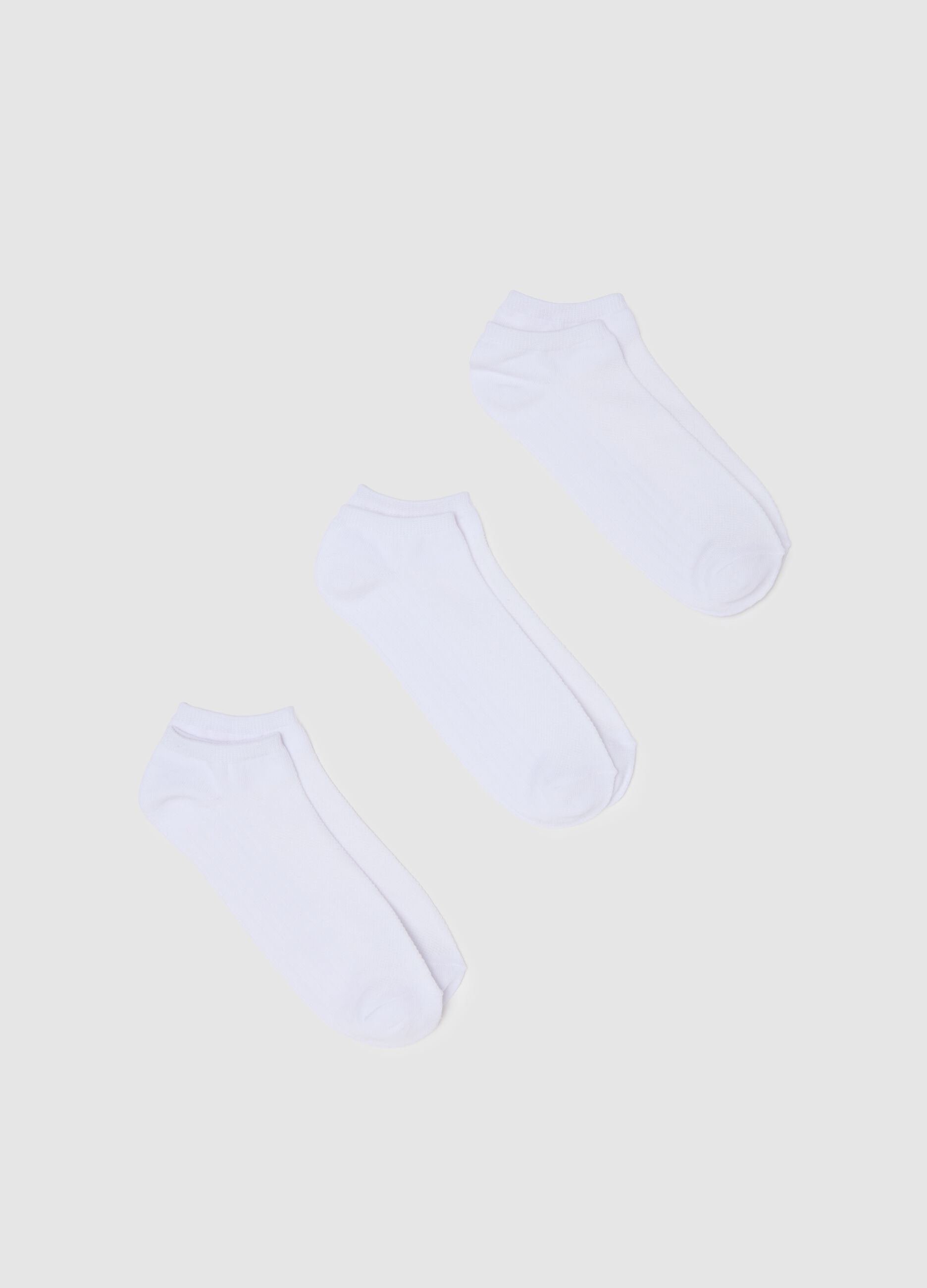 Tripack of white ankle sport socks in regular fit cotton blend