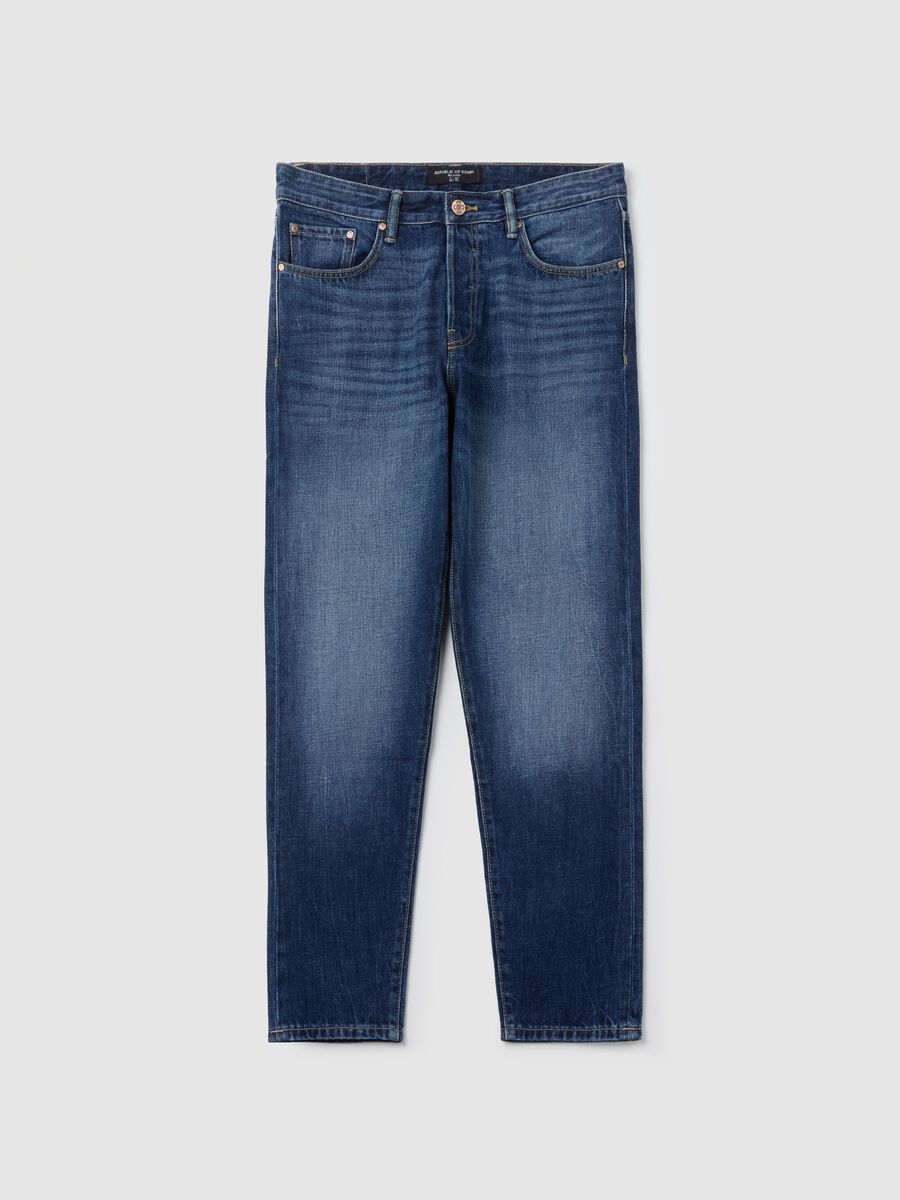 Relaxed-fit jeans with fading_4
