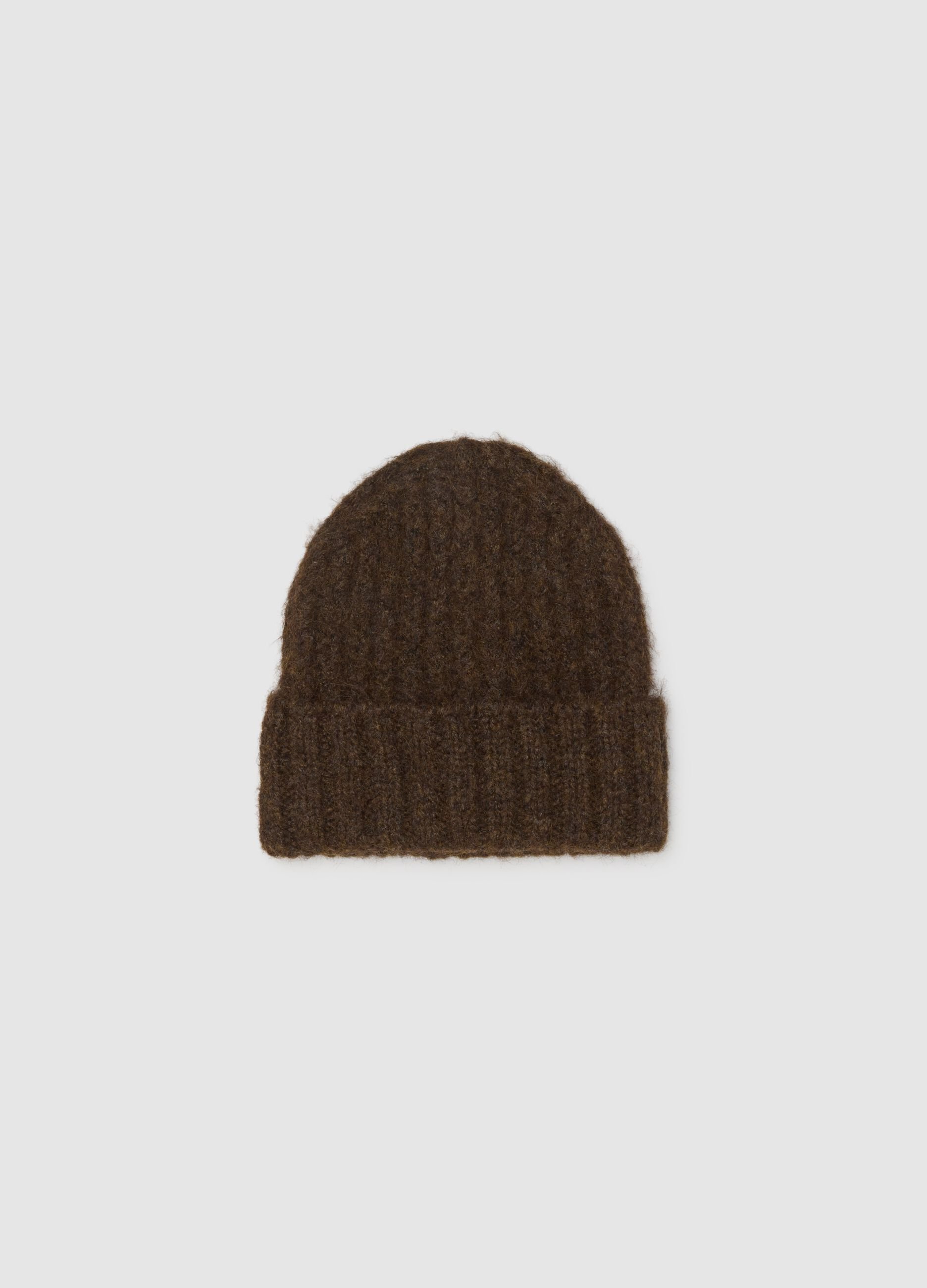 Brown knitted beanie in jersey knit