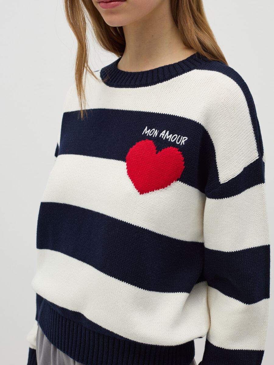Striped pullover with embroidery_3
