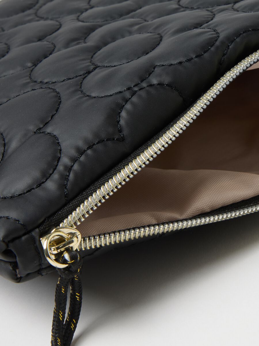 Black pouch with zip and floral pattern_2