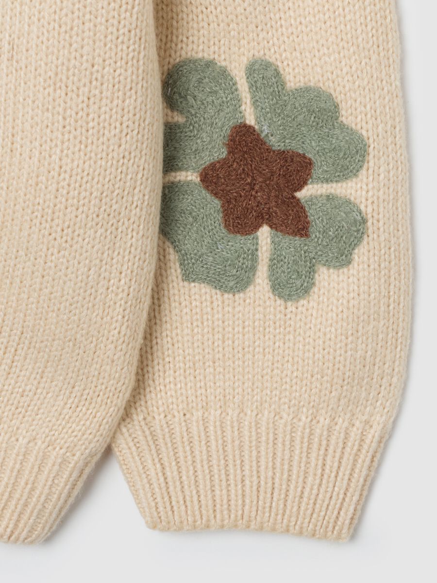 Maglione da bambina beige regular fit con fiori_3
