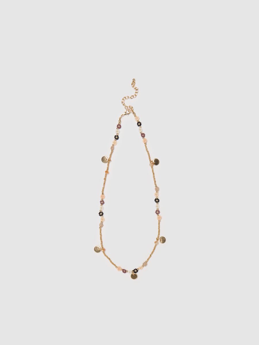 Round necklace with beads and flowers_0